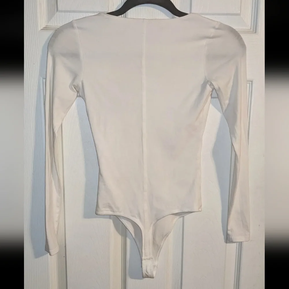 SOLD Everlane White Bodysuit XXS Long Sleeve Supima Cotton V-Neck Stretchy - Picture 3 of 4